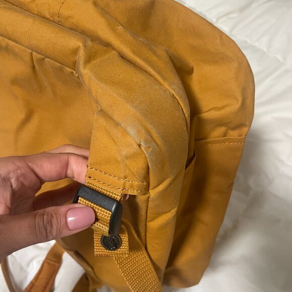 Fjallraven Kanken Laptop 13 in - Picture 8 of 11